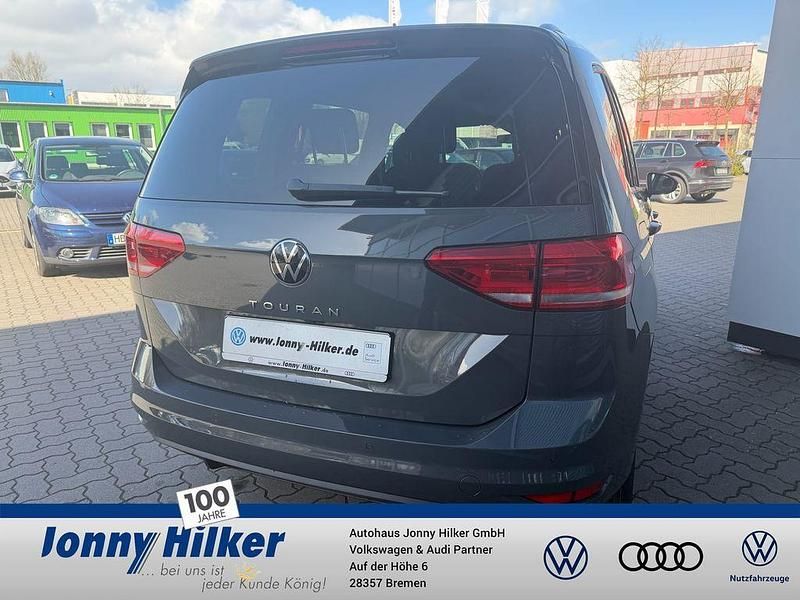 Neu VW Touran Comfortline 150 PS (110 kW) 2026 Grau Van / Kleinbus