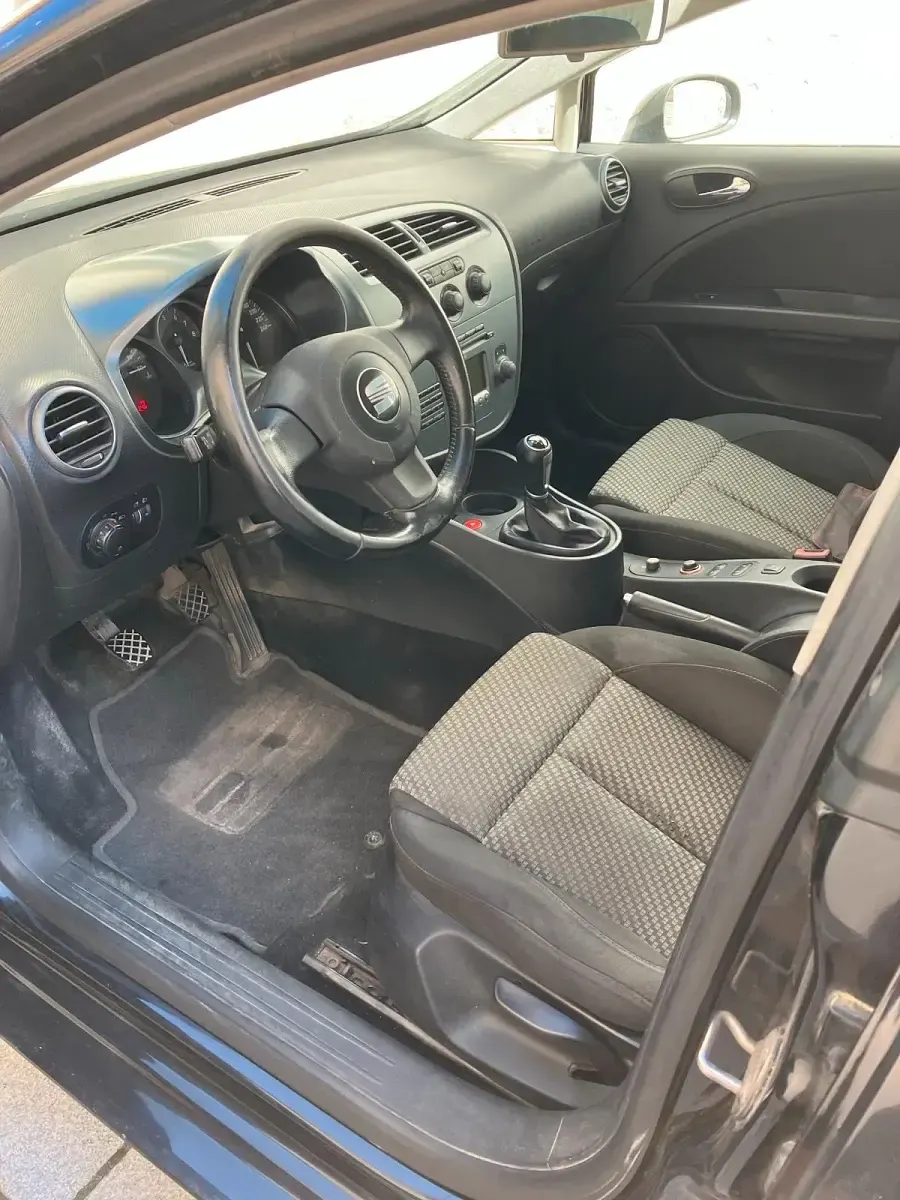 Używany Seat Leon 125 KM (91 kW) 2008 Czarny Hatchback