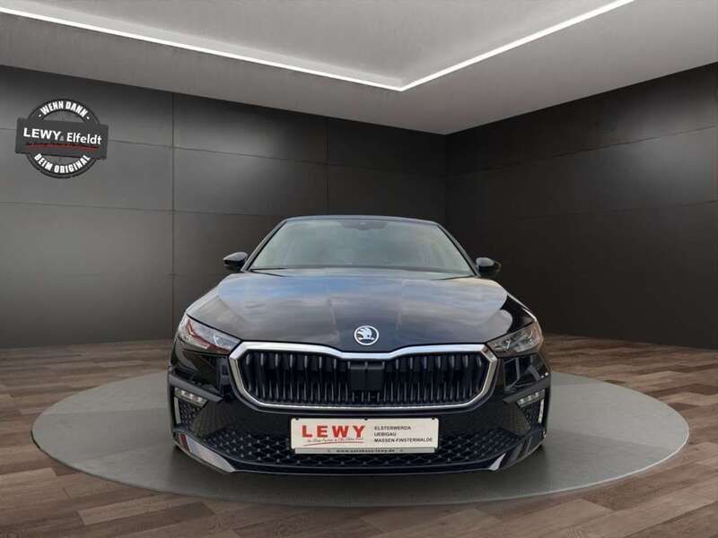 Neu Skoda Scala Drive 116 PS (85 kW) 2025 Schwarz Kleinwagen