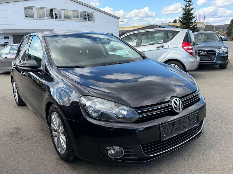 Gebraucht VW Golf VI Style 122 PS (89 kW) 2011 Schwarz Kleinwagen