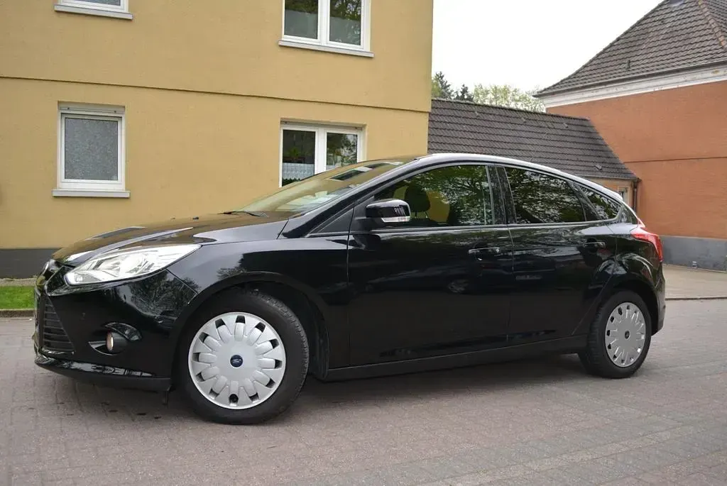 Gebraucht Ford Focus SYNC Edition 101 PS (74 kW) 2014 Schwarz Limousine