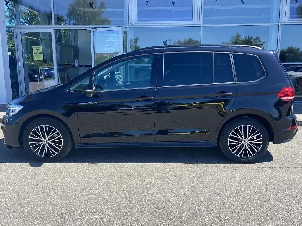 Gebraucht VW Touran Highline 150 PS (110 kW) 2023 Deep black perleffekt Van / Kleinbus