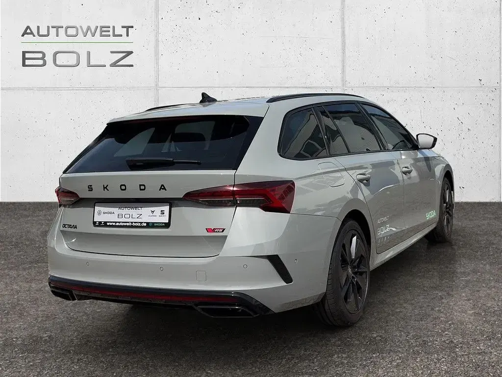 Neu Skoda Octavia RS 265 PS (194 kW) 2026 Grau Kombi
