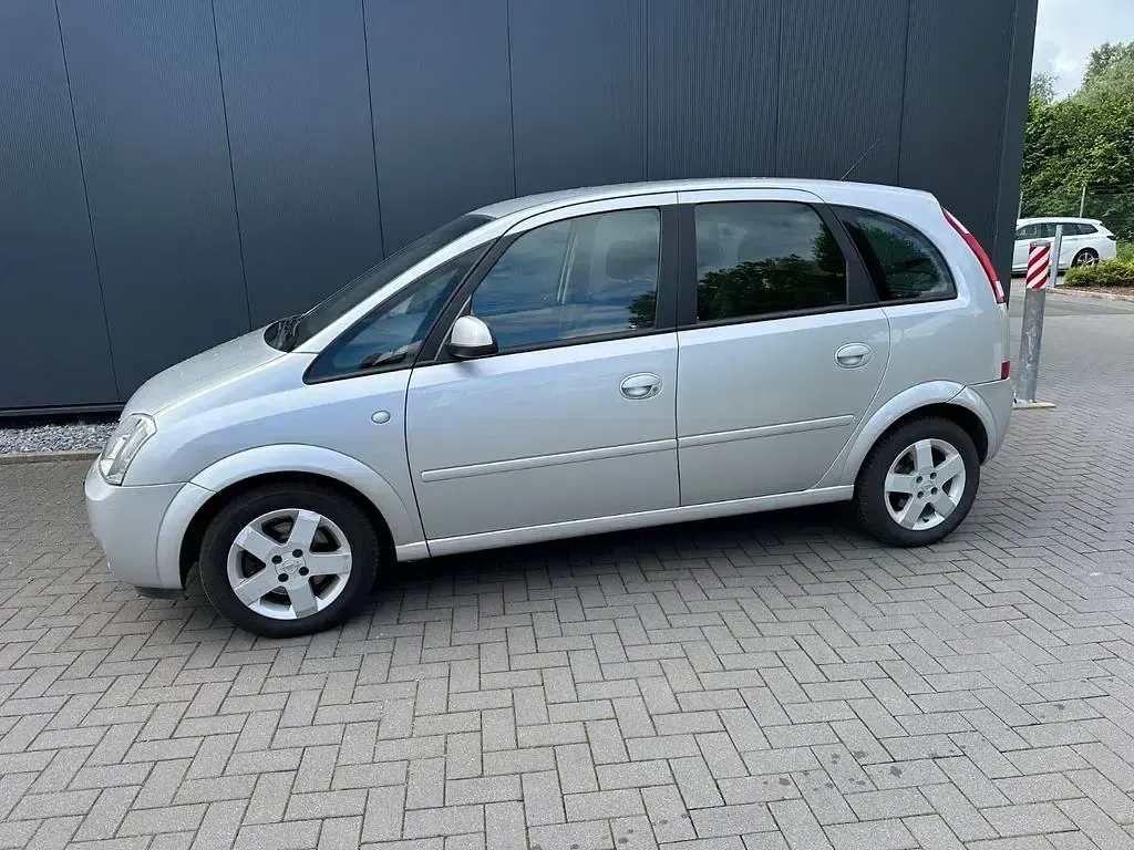 Gebraucht Opel Meriva Edition 125 PS (91 kW) 2004 Silber Van / Kleinbus