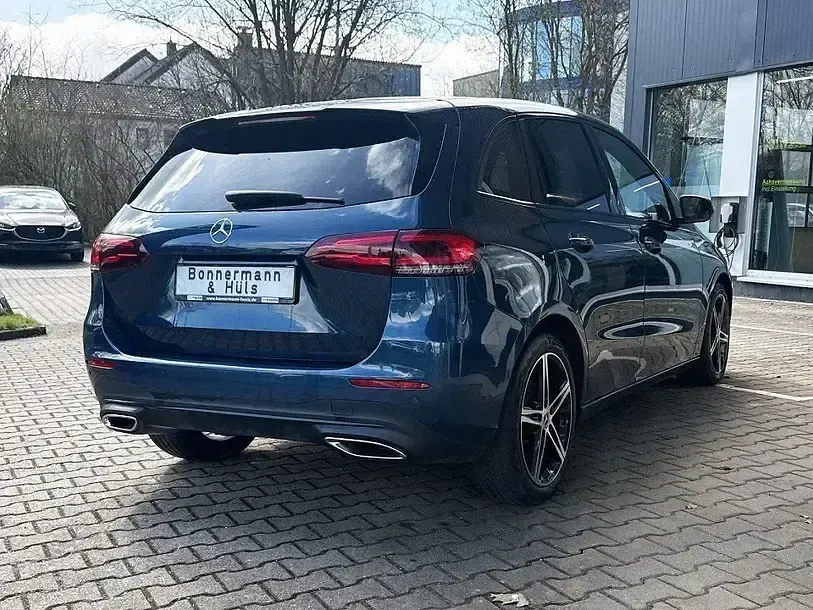 Gebraucht Mercedes B200 Progressive 163 PS (119 kW) 2020 Blaumetallic Kleinwagen