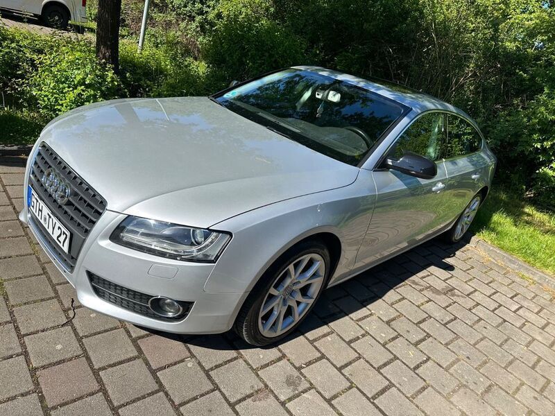 Grau Gebraucht 2010 Audi A5 Sportback Sport Limousine | 10.800 € (Guter Preis) - Bild 1/4