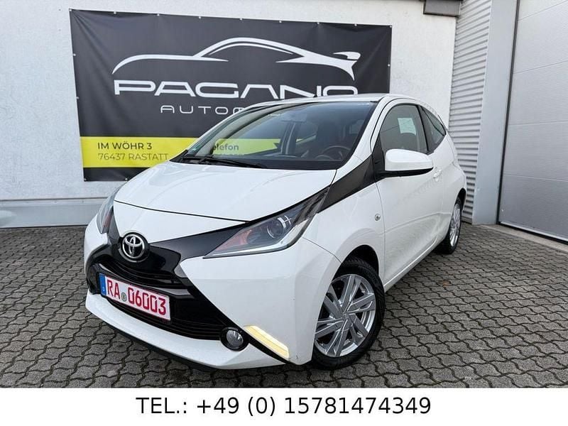 Weiß Gebraucht 2016 Toyota Aygo X-play Kleinwagen | 5.999 € (Fairer Preis) - Bild 1/4