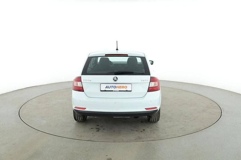 Usado Skoda Rapid Cool Edition 110 HP (80 kW) 2019 Branco Sedan