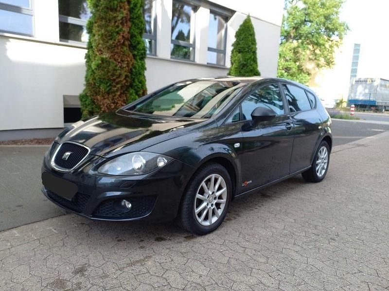 Schwarz Gebraucht 2011 Seat Leon Copa Limousine | 2.799 € (Guter Preis) - Bild 1/4