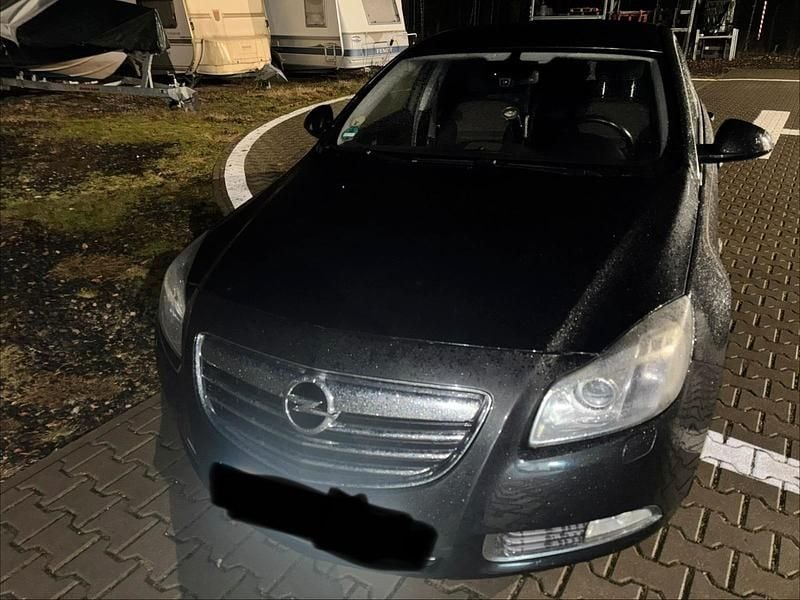 Schwarz Gebraucht 2011 Opel Insignia Limousine | 2.200 € (Guter Preis) - Bild 1/4