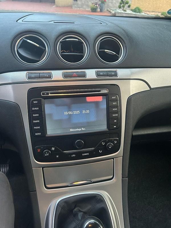 Gebraucht Ford Galaxy 115 PS (84 kW) 2011 Schwarz Van / Kleinbus