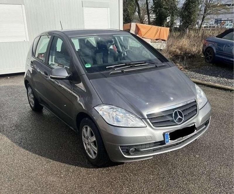 Gebraucht Mercedes A170 116 PS (85 kW) 2009 Mountaingrau  met. Kleinwagen