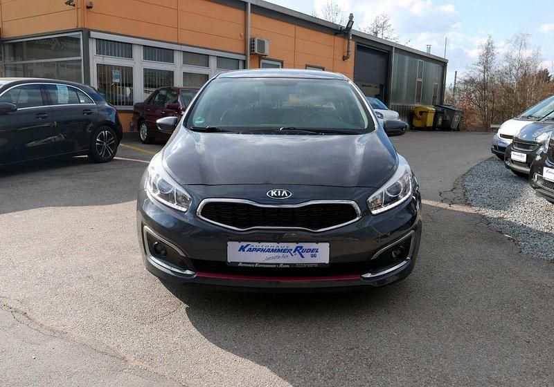 Gebraucht Kia Ceed DREAM-TEAM Edition 136 PS (100 kW) 2016 Dark gun metal Kleinwagen