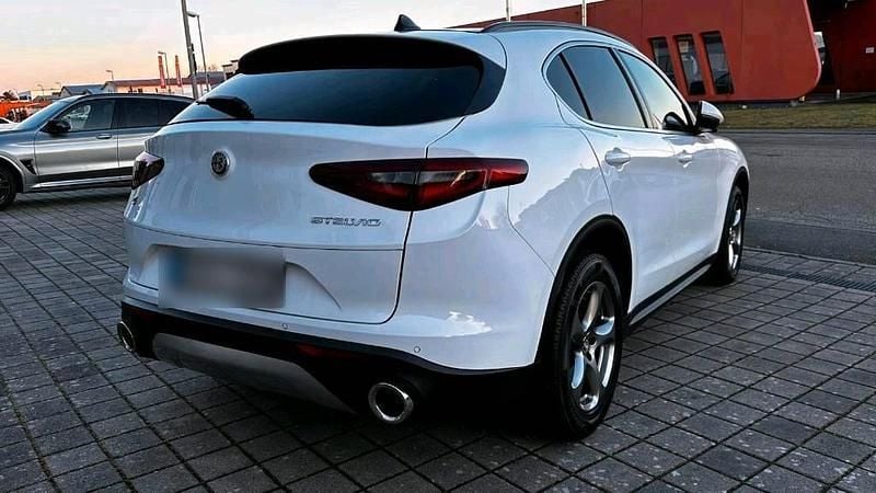 Gebraucht Alfa Romeo Stelvio 280 PS (205 kW) 2019 Weiß SUV