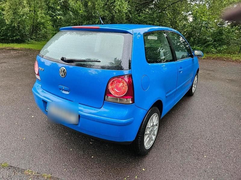 Gebraucht VW Polo 68 PS (50 kW) 2005 Blau Kleinwagen