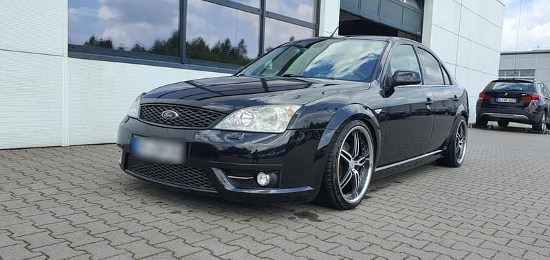 Schwarz Gebraucht 2003 Ford Mondeo ST Limousine | 3.000 € - Bild 1/2