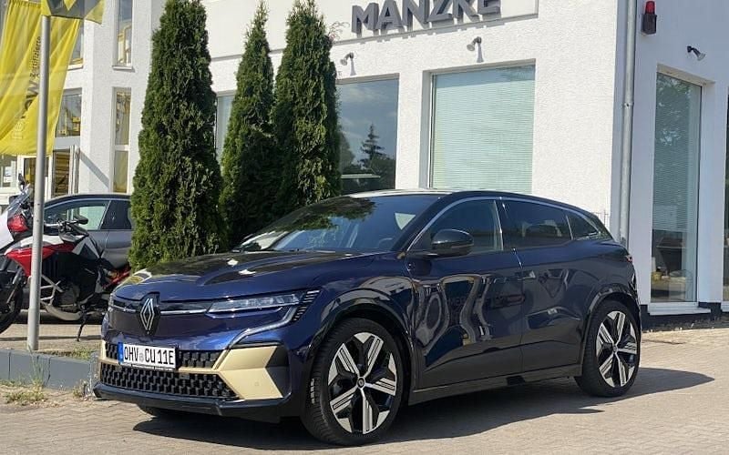 Nachtblau metallic/dach black Gebraucht 2023 Renault Mégane Iconic Limousine | 27.990 € (Superpreis) - Bild 1/4