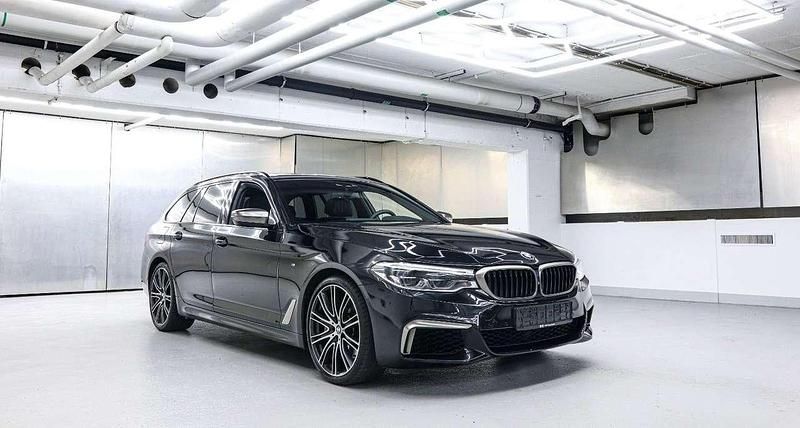 Gebraucht BMW 550 400 PS (294 kW) 2019 Schwarz Kombi