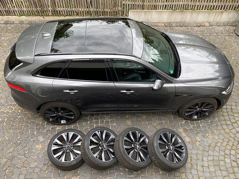 Grau Gebraucht 2018 Jaguar F-Pace R-Sport SUV | 28.500 € (Fairer Preis) - Bild 1/4