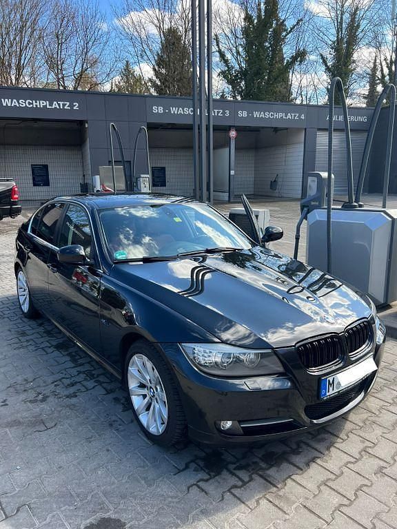 Gebraucht BMW 325 Performance 204 PS (150 kW) 2010 Schwarz Limousine