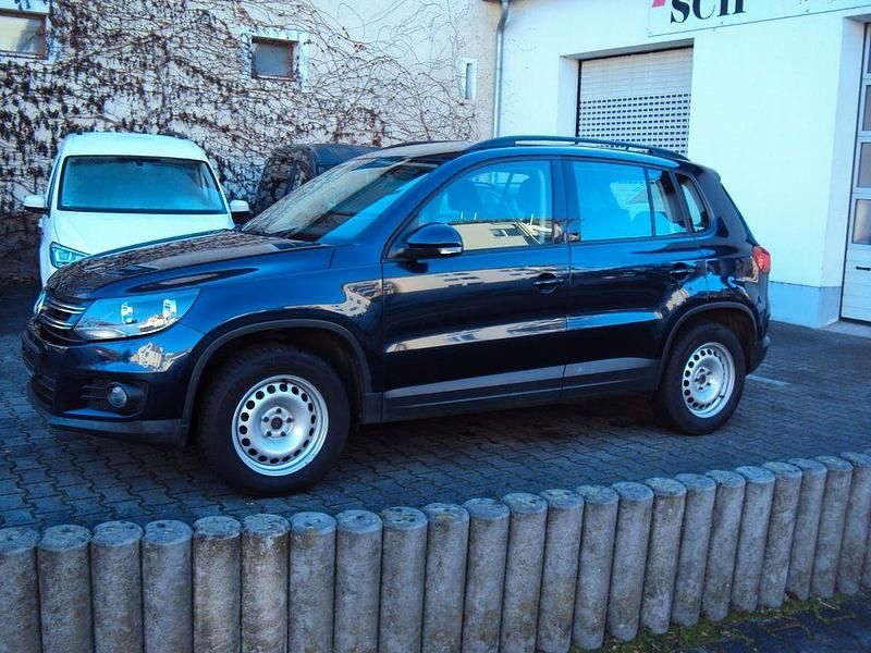 Gebraucht VW Tiguan Trendline 122 PS (89 kW) 2011 Blau SUV