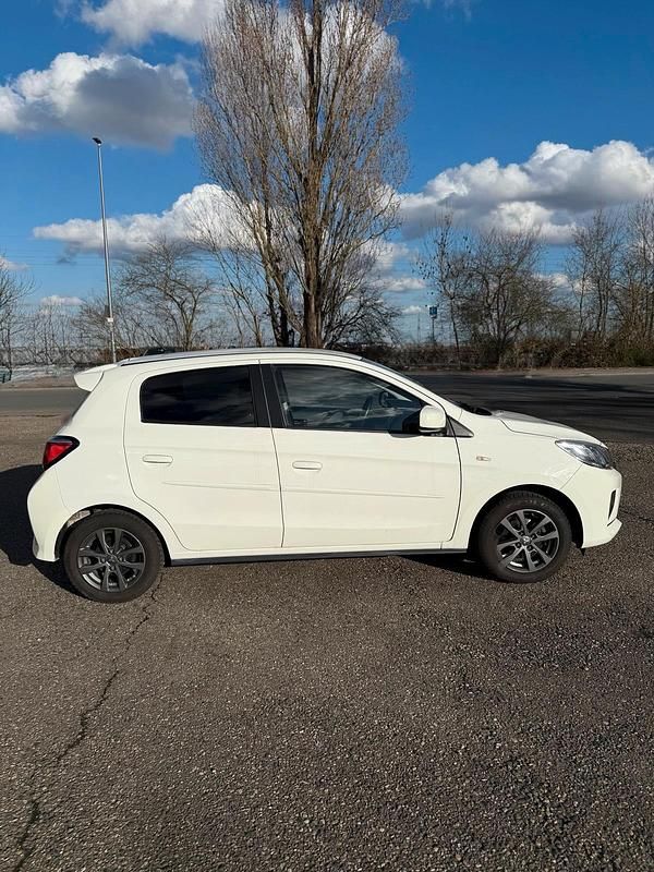 Gebraucht Mitsubishi Space Star 70 PS (51 kW) 2021 Weiß Kleinwagen