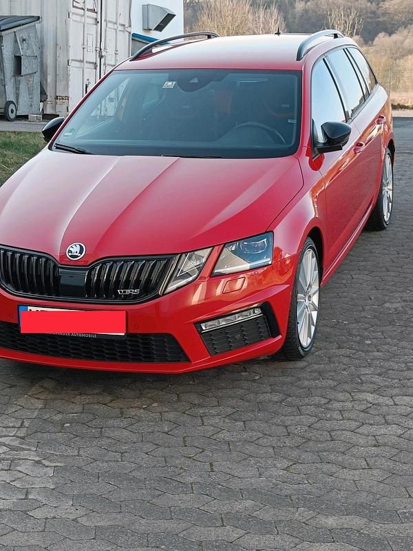 Rot Gebraucht 2017 Skoda Octavia RS Kombi | 18.900 € - Bild 1/2