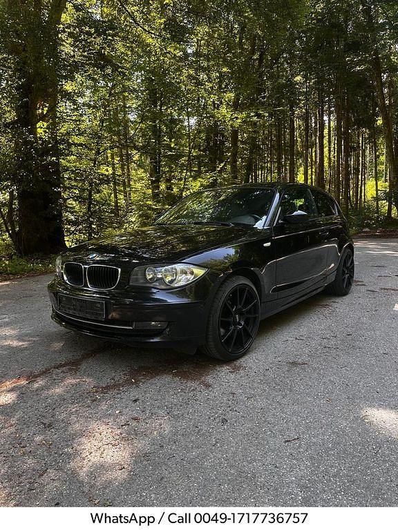 Schwarz Gebraucht 2009 BMW 120 Sport Line Kleinwagen | 4.900 € (Guter Preis) - Bild 1/4