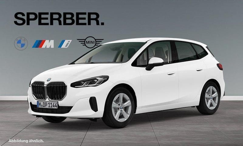 Gebraucht BMW 220 156 PS (114 kW) 2025 Weiß Van / Kleinbus