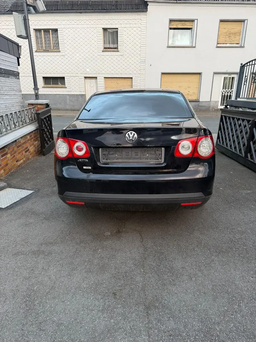 Gebraucht VW Jetta 102 PS (75 kW) 2005 Limousine