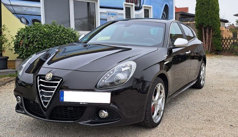 Schwarz Gebraucht 2014 Alfa Romeo Giulietta Turismo Kleinwagen | 6.900 € (Guter Preis) - Bild 1/4