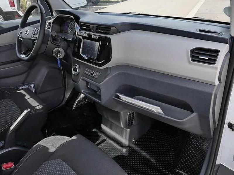 Gebraucht Maxus EV80 86 kW (118 PS) 2025 Andere Van