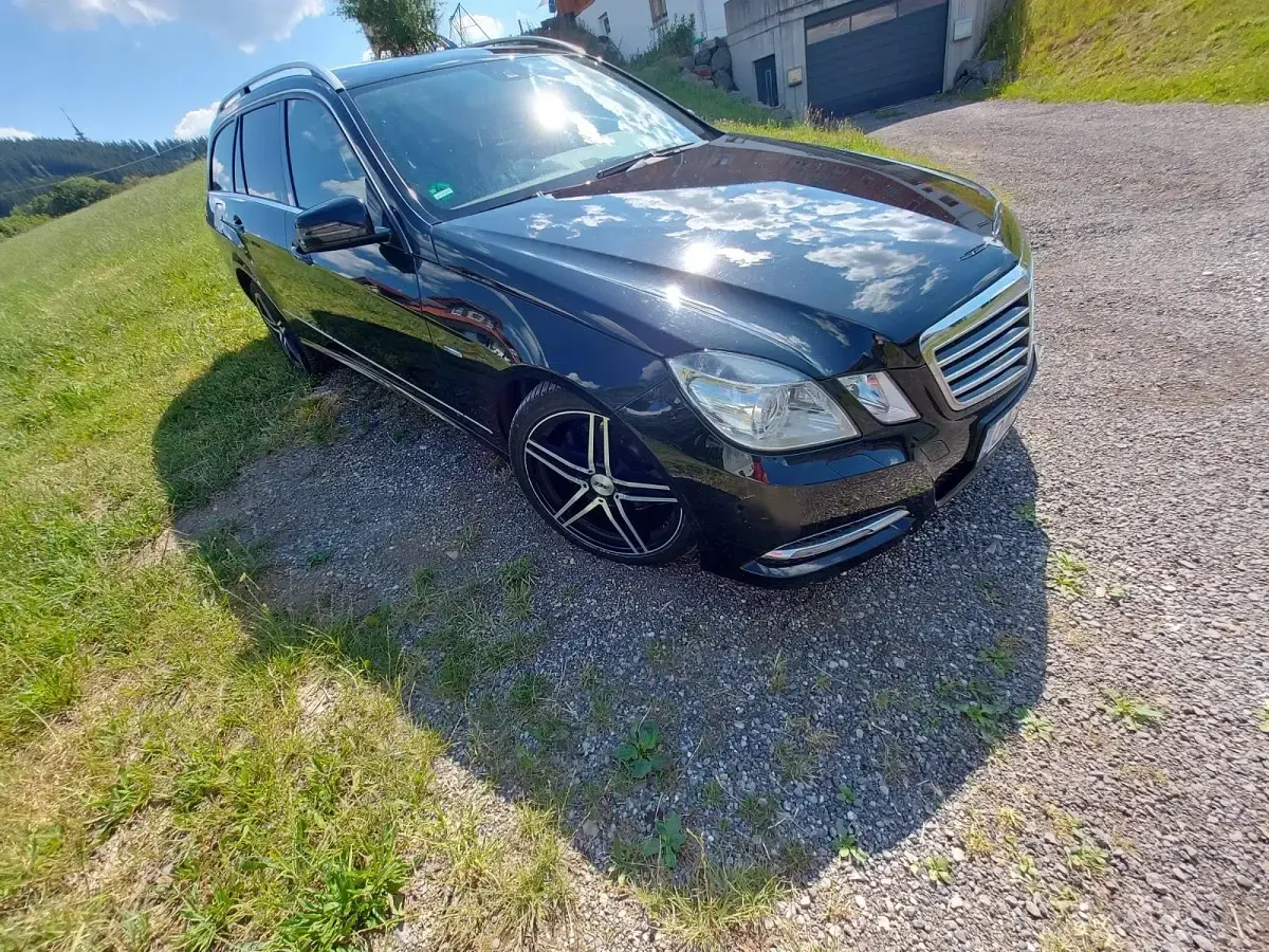 Gebraucht Mercedes E350 265 PS (194 kW) 2011 Schwarz Kombi
