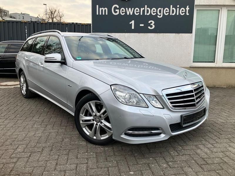 Gebraucht Mercedes E200 Avantgarde 136 PS (100 kW) 2012 Silber Kombi
