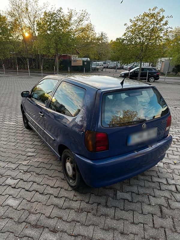 Gebraucht VW Polo 50 PS (36 kW) 1999 Blau Kleinwagen
