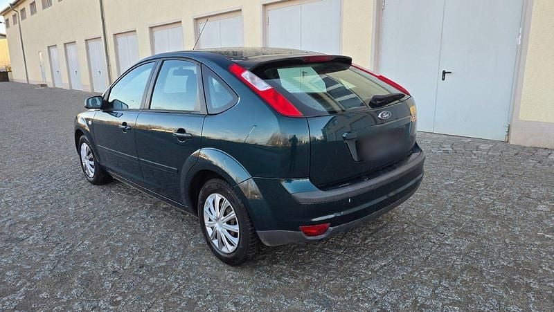 Gebraucht Ford Focus 100 PS (73 kW) 2007 Grün Limousine