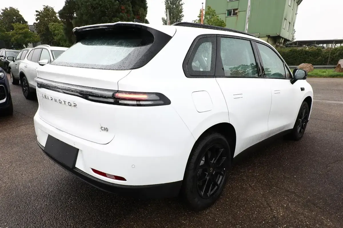 Uusi Leapmotor C10 439 kW (598 HP) 2026 Valkoinen Katumaasturi