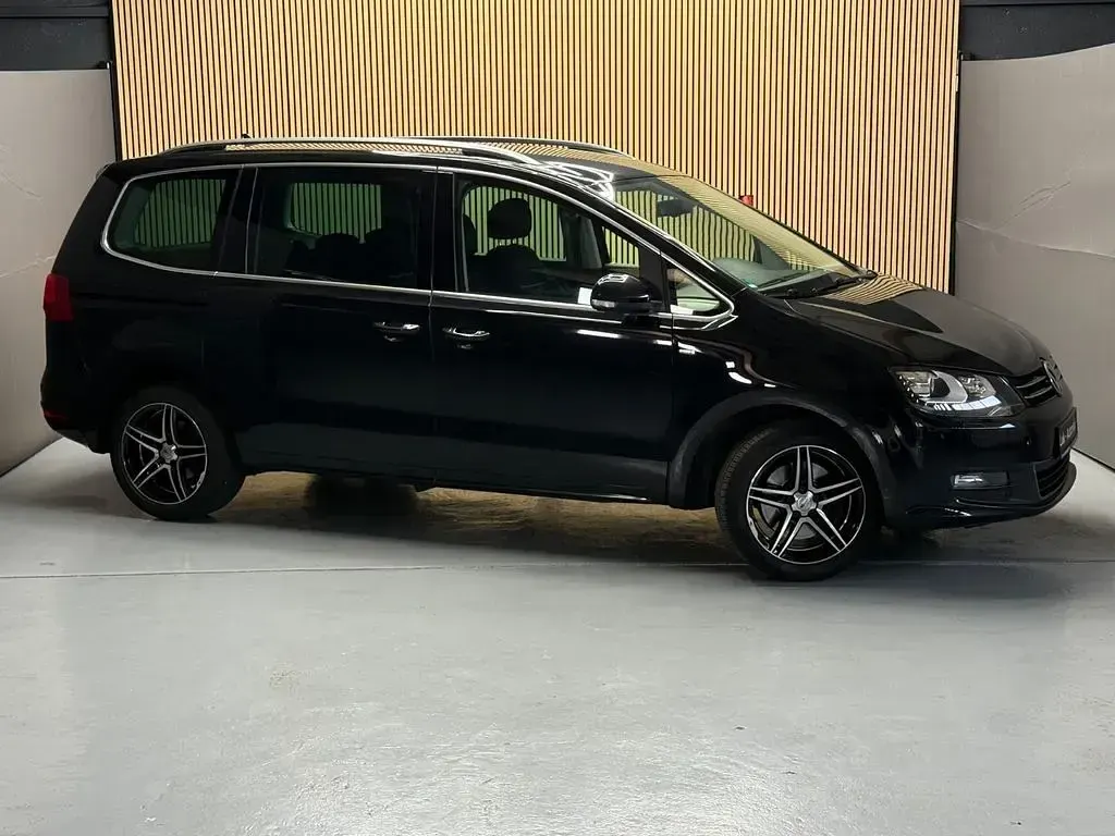 Second-hand VW Sharan Cup 177 CP (130 kW) 2015 Negru Monovolum