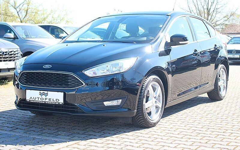 Schwarz Gebraucht 2016 Ford Focus Limousine | 10.400 € (Fairer Preis) - Bild 1/4