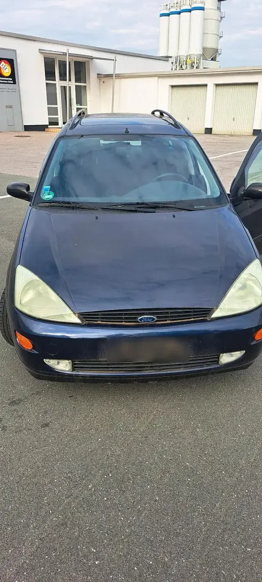 Gebraucht Ford Focus 100 PS (73 kW) 1999 Blau Kombi