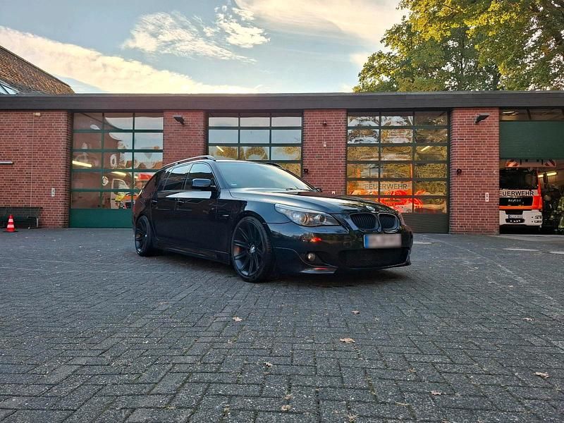 Gebraucht BMW 525 218 PS (160 kW) 2008 Schwarz Kombi