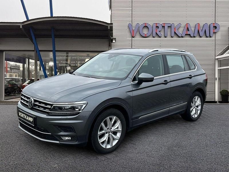 Indiumgrau (metallic) Gebraucht 2020 VW Tiguan Highline SUV | 24.890 € (Fairer Preis) - Bild 1/4