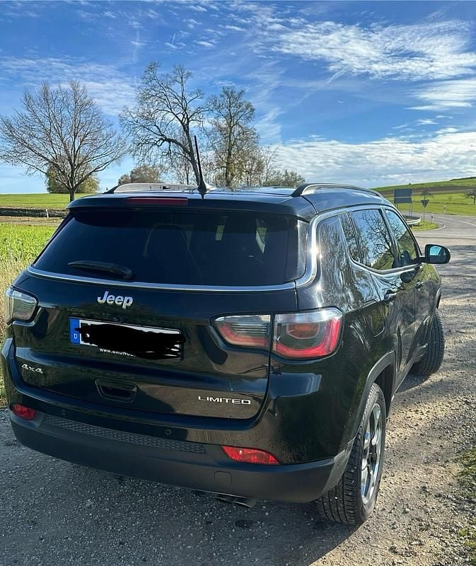 Second-hand Jeep Compass 170 CP (125 kW) 2019 Negru SUV