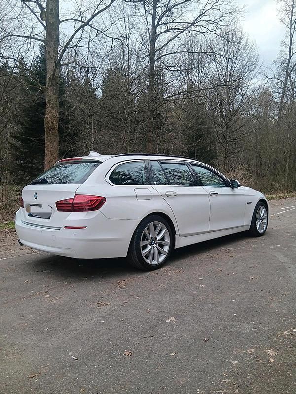 Gebraucht BMW 530 258 PS (189 kW) 2014 Weiß Kombi