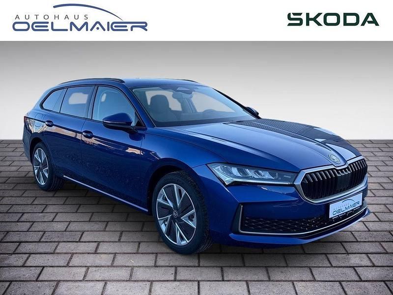 Neu Skoda Superb Selection 150 PS (110 kW) 2025 Blau Kombi