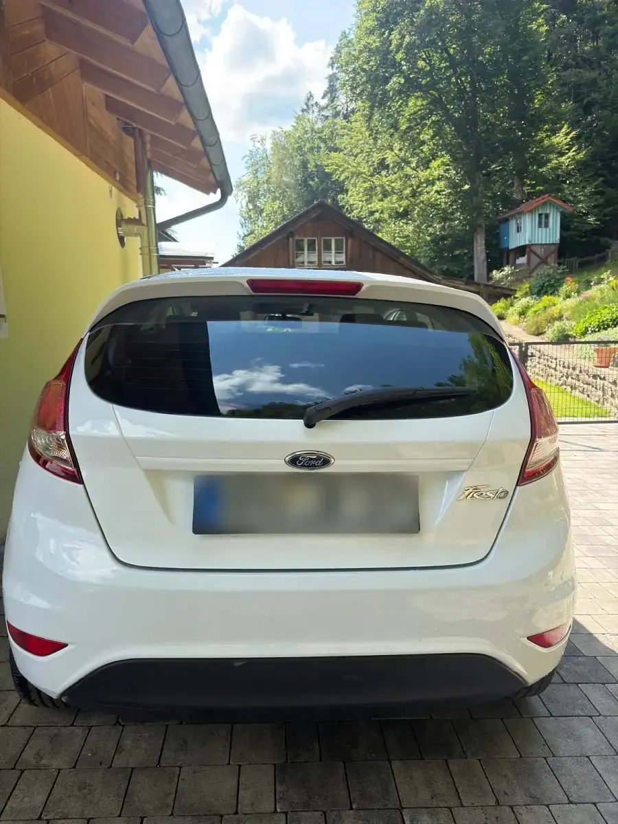 Gebraucht Ford Fiesta SYNC Edition 82 PS (60 kW) 2013 Weiß Kleinwagen