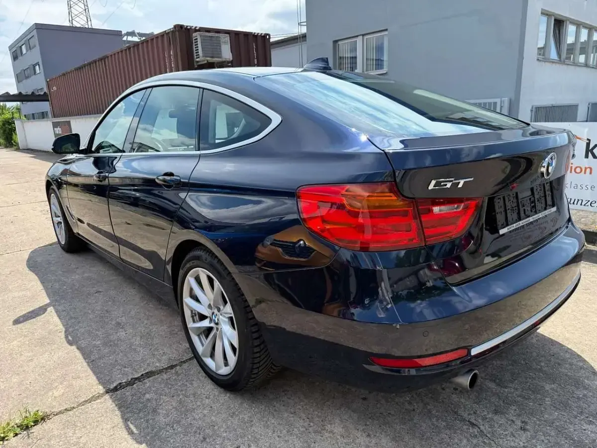 Gebraucht BMW 320 184 PS (135 kW) 2014 Imperialblau Limousine