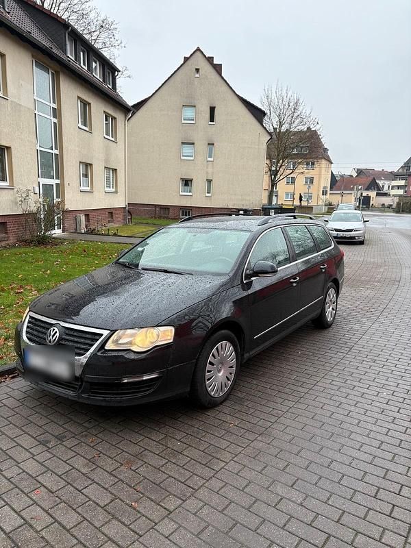 Schwarz Gebraucht 2009 VW Passat Kombi | 2.200 € (Superpreis) - Bild 1/4