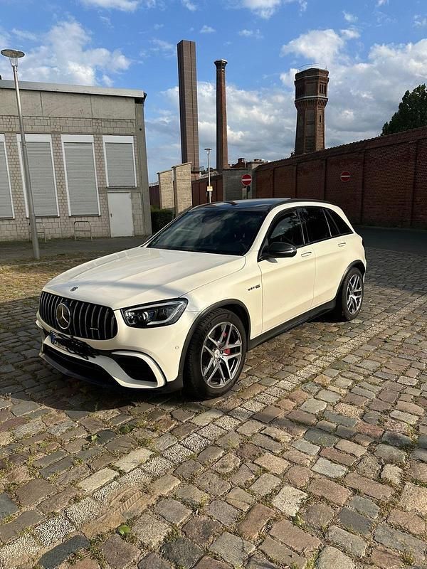 Weiß Gebraucht 2020 Mercedes S63 AMG AMG SUV | 64.500 € - Bild 1/4
