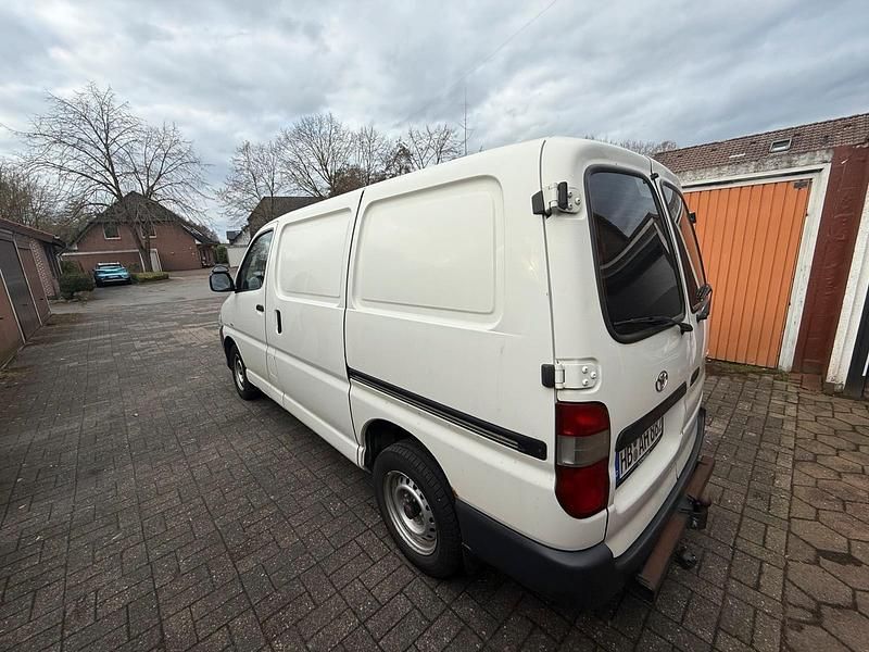 Gebraucht Toyota HiAce 117 PS (86 kW) 2008 Weiß Van / Kleinbus